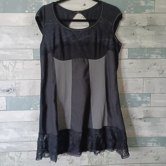 EUC XL Kollontai Black & Grey Lace Tunic - Picture 1 of 3